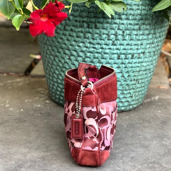 Coach Signature Mini - Picture 3 of 16